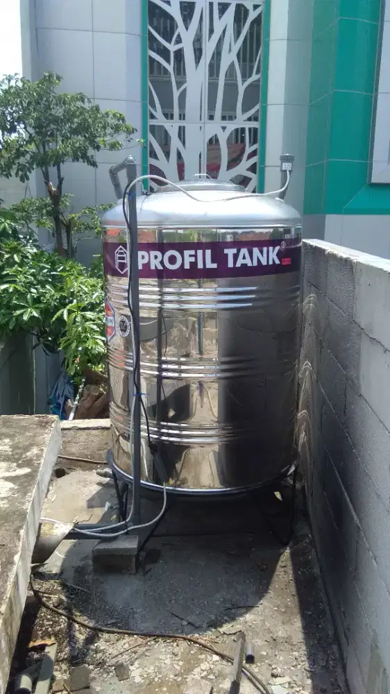 Tukang ledeng pompa air