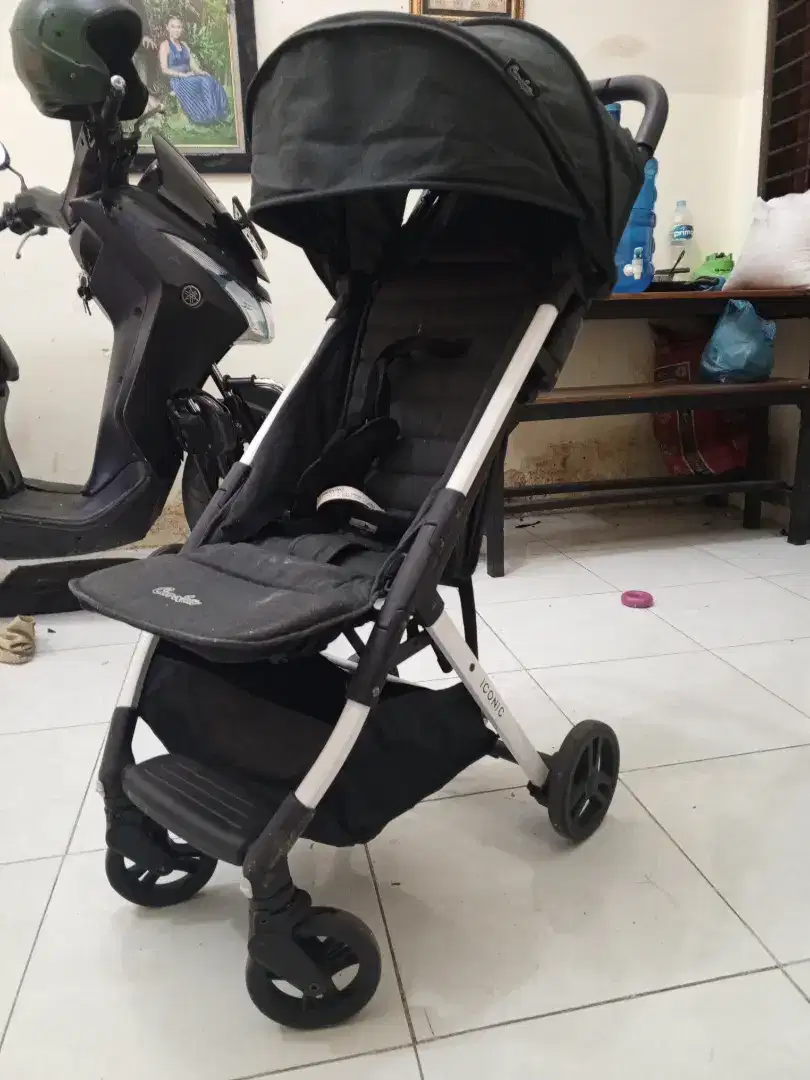 Stroller bisa dilipat