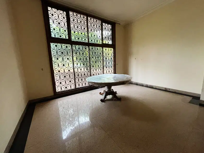 Rumah komersil 2lt strategis di Danau Sunter Selatan - Jakarta Utara
