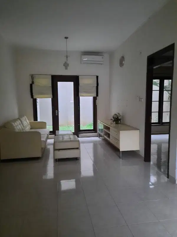 Dijual Rumah Furnished di Jl Senjoyo, Dr Cipto - Semarang