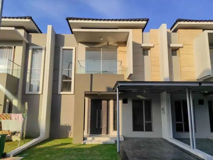 Disewakan Rumah 2Lt 8x15 3+1KT Cluster Violin Golf Island PIK