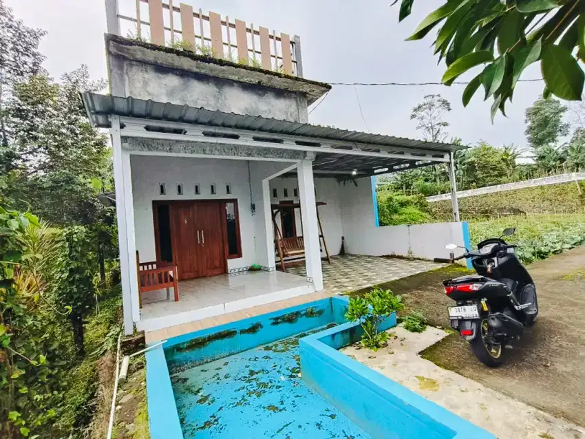 Rumah vila Pusat wisata kebun teh kemuning karanganyar
