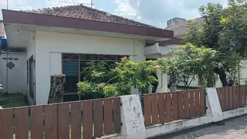 Dijual Tanah Yang Berdiri Bangunan Rumah Sederhana Area Wirobrajan