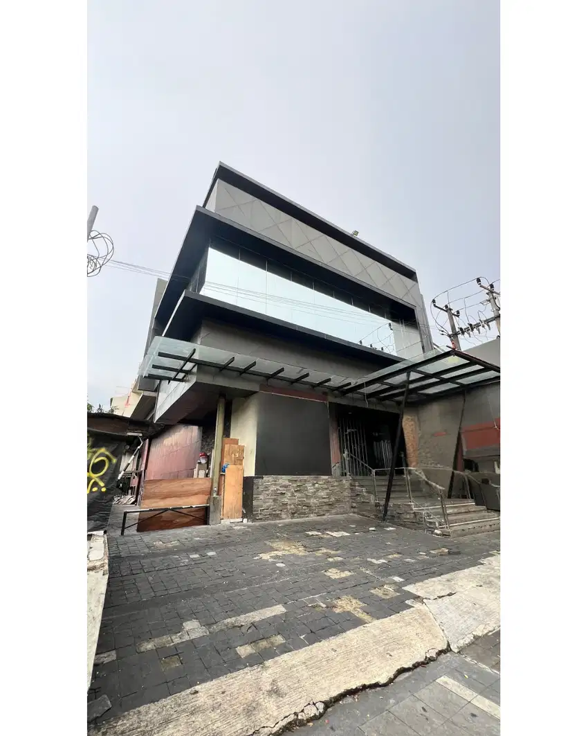 Dijual Gedung ex FnB Hoek 636m2 14,5x44 SHM di Jalan Kemang Raya