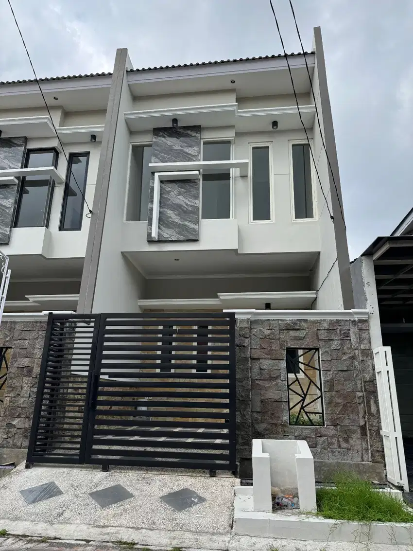 Dijual rumah baru gress siap huni 2 lantai 1 Man  di pandugo surabaya