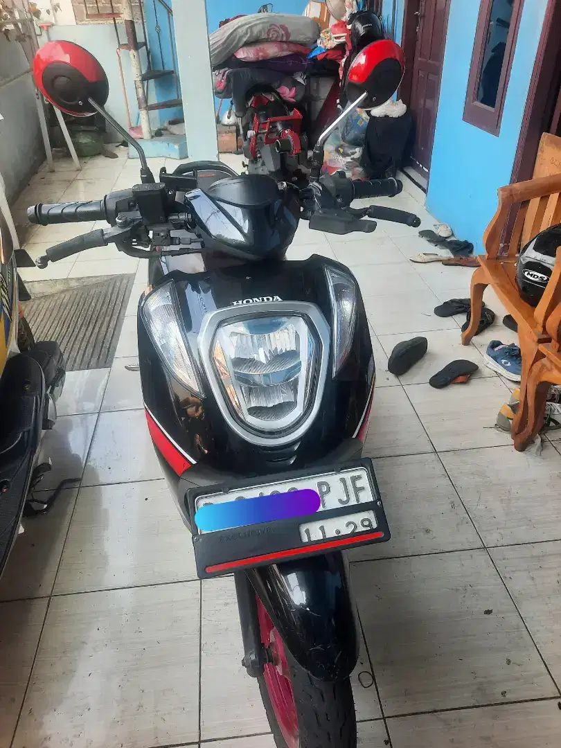 Di jual Motor honda Genio warna merah hitam