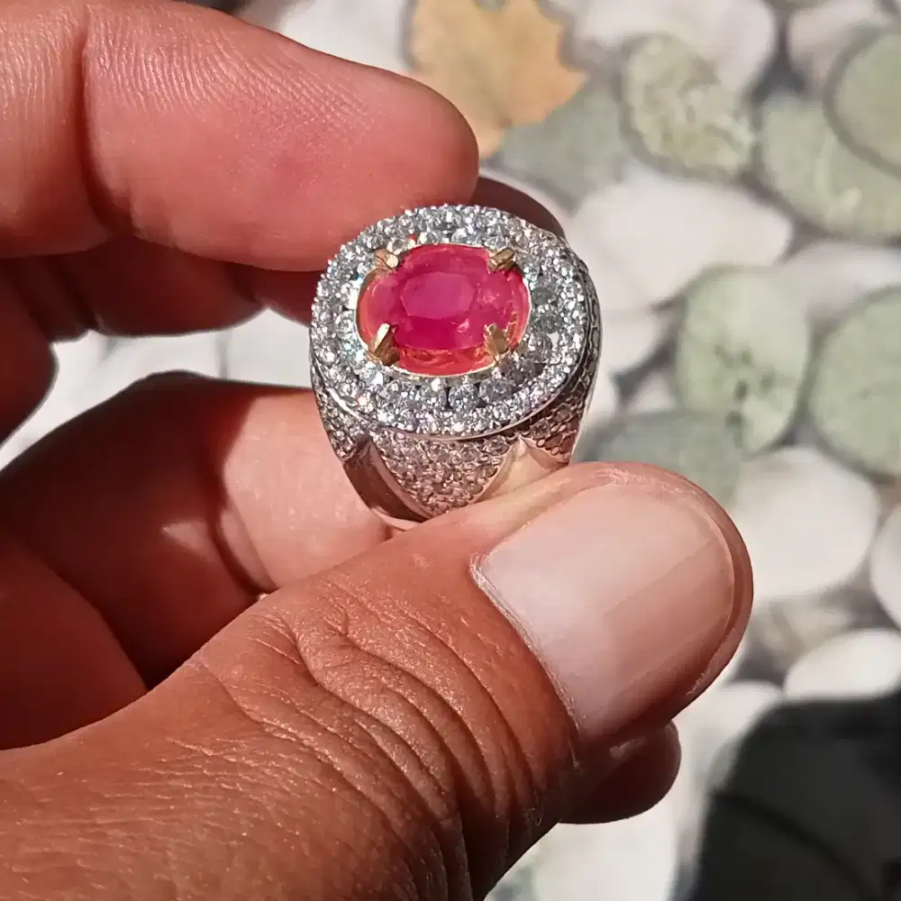 Ruby pigeon blood Burma 2,02crt WGL