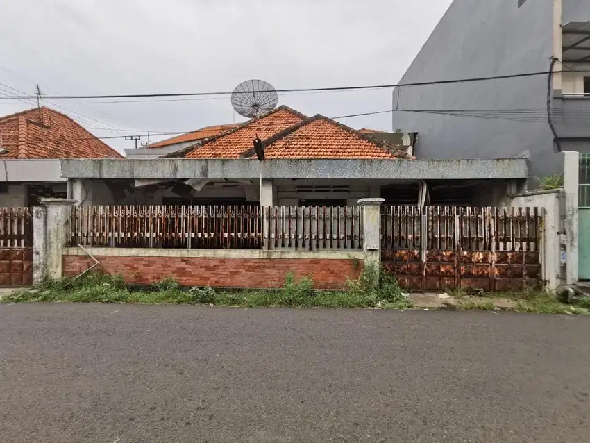 Rumah Rangkah dimensi 12x20 meter ada 3 kamar tidur & 2 kamar mandi