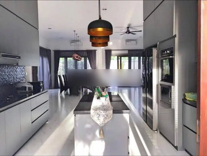Turun Harga Villa Mewah Daerah Pantai Berawa Shm