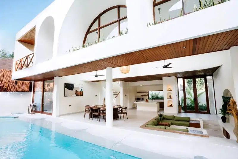 Brand New Luxury Villa Dekat Pantai Kuta, Lokasi Premium