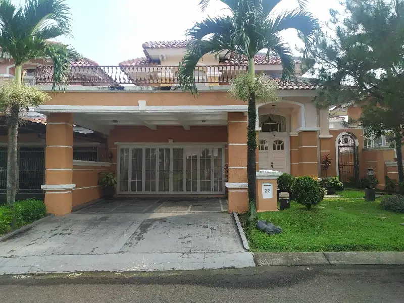 dijual rumah dua lantai siap huni di sentul city