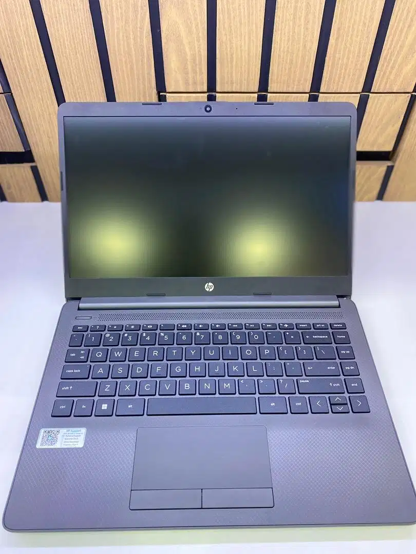 Hp 245 G10 amd ryzen 5-7520 8gb