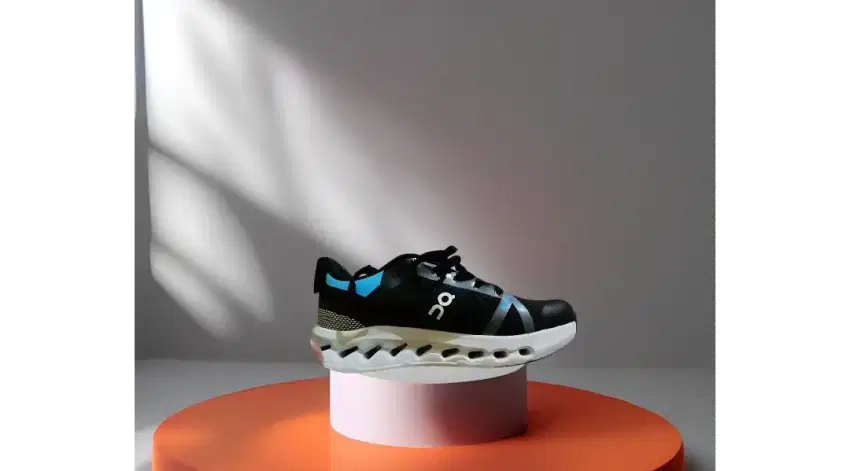 Sepatu on cloud