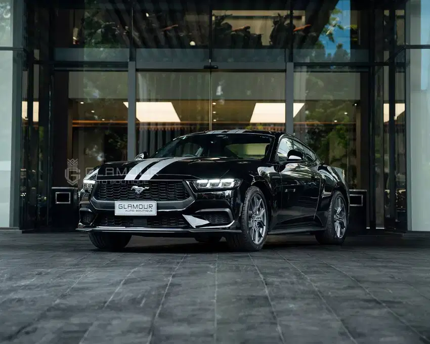 FORD MUSTANG ECOBOOST - SHADOW BLACK 2025