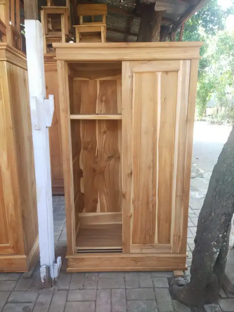 Almari pintu sleding