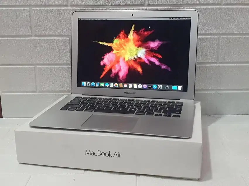 Macbook air 2017 (13-inch)  Intel Core i5