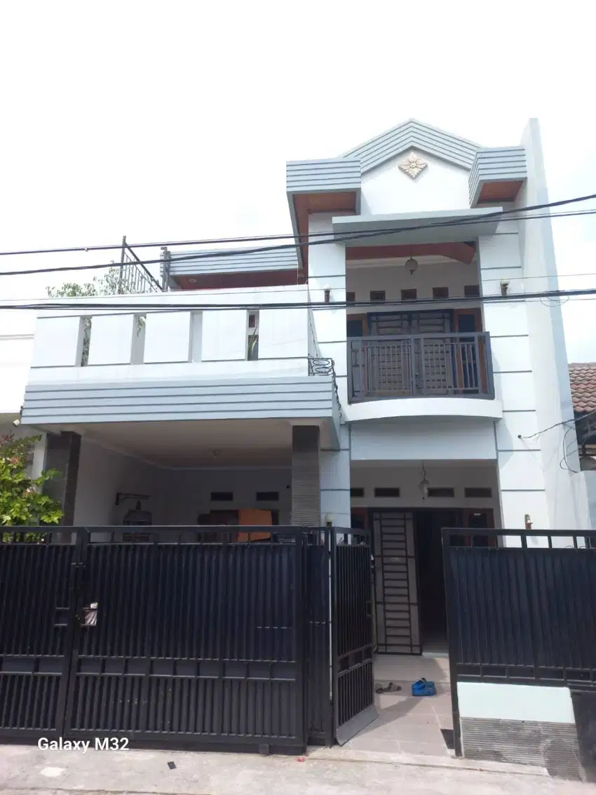 Jual Rumah 2 Lantai di perum Pondok ungu permai harga bisa nego (C0042