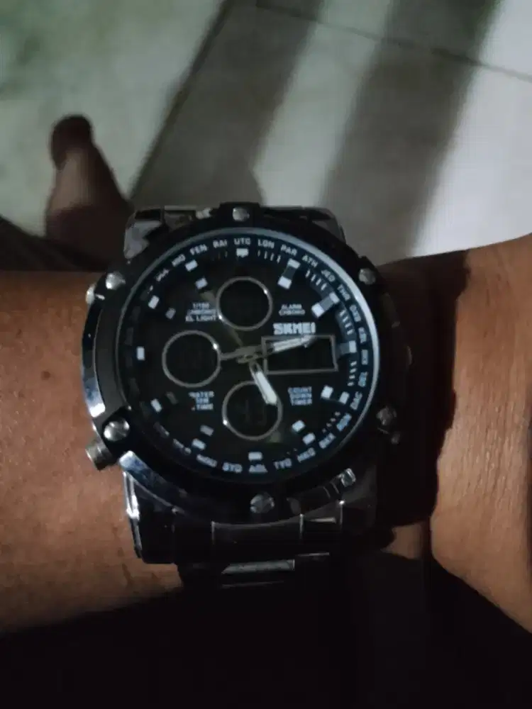 Di jual cepat jam tangan merk skmei krn bth uang