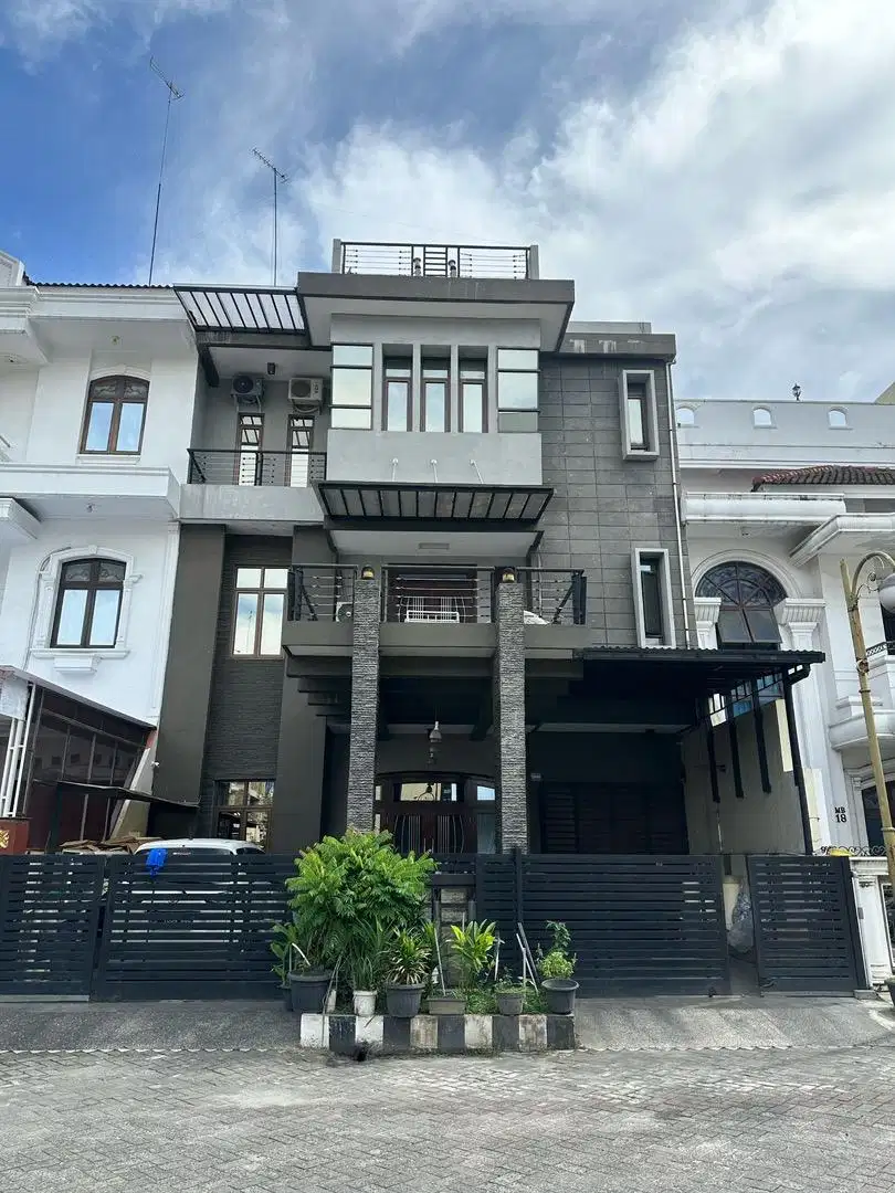 Dijual Rumah Elite Komplek Merbau Mas
