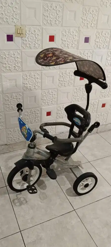 Sepeda roda tiga anak2