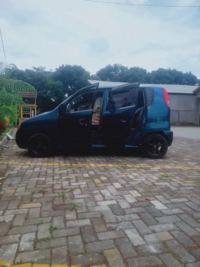 Dijual hyundai atoz th.2000