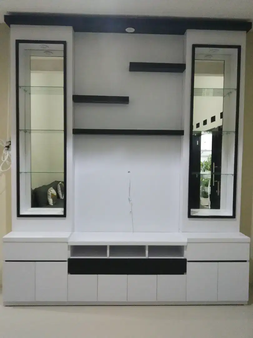Backdrop Lemari tv buffet ruang tamu minimalis