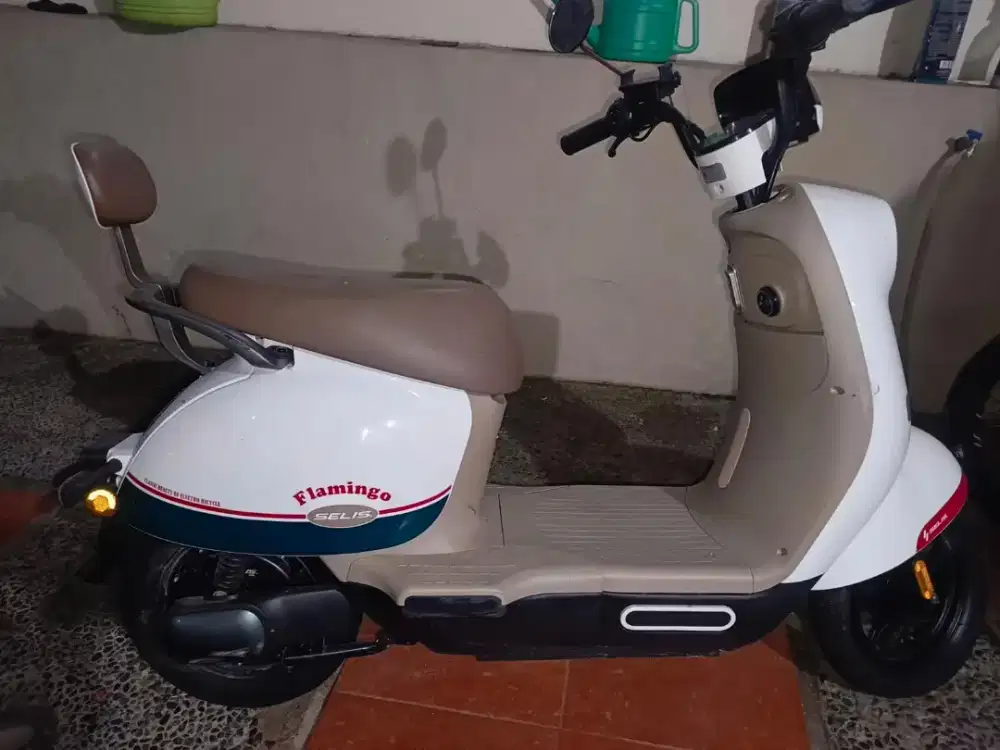 Selis Flamingo bekas