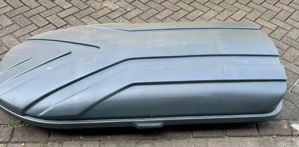 Di jual Roof Box Hitam