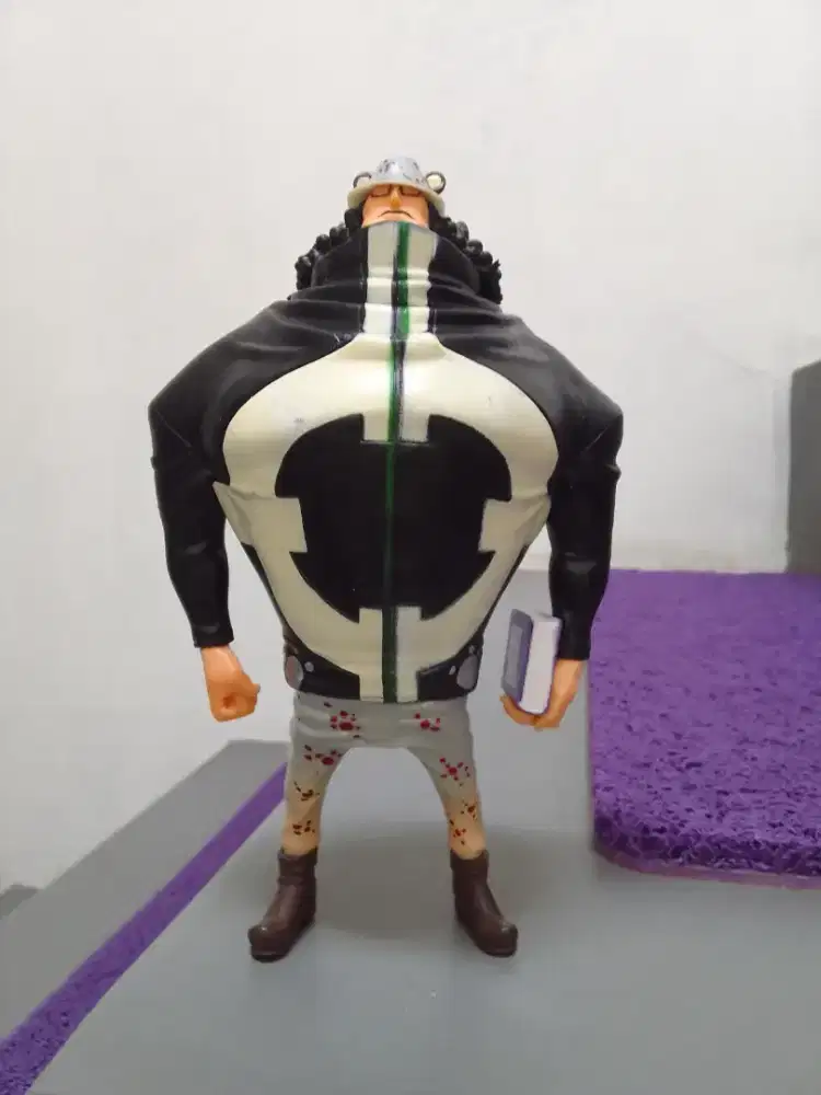 Figure Bartholomeo Kuma One Piece (bahan padat, bobot)