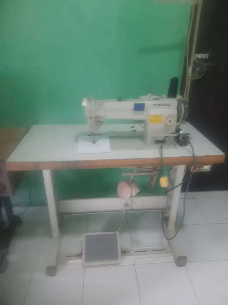 Mesin Jahit Garmen TYPICAL,. Jarang di pakai, kondisi 90%