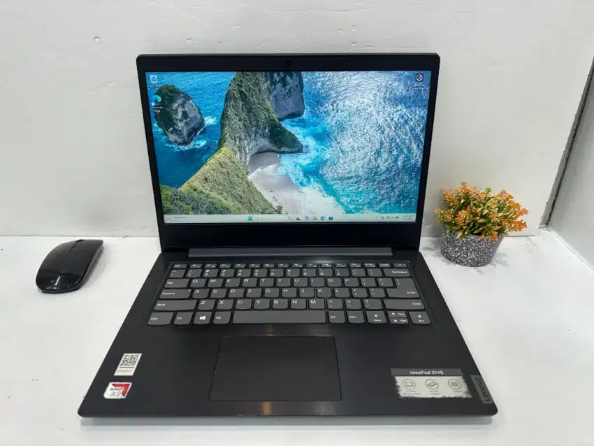 LENOVO IDEAPAD S145
AMD A9-9425 RAM 8GB SSD 512/RADEON 530 2GB W11