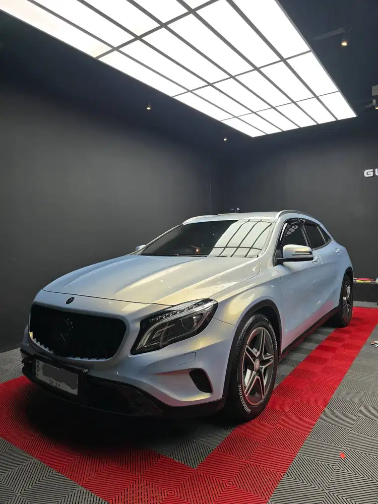 Mercedes-Benz GLA200 Urban 2015 ( FAST CASH, FULL CASH )