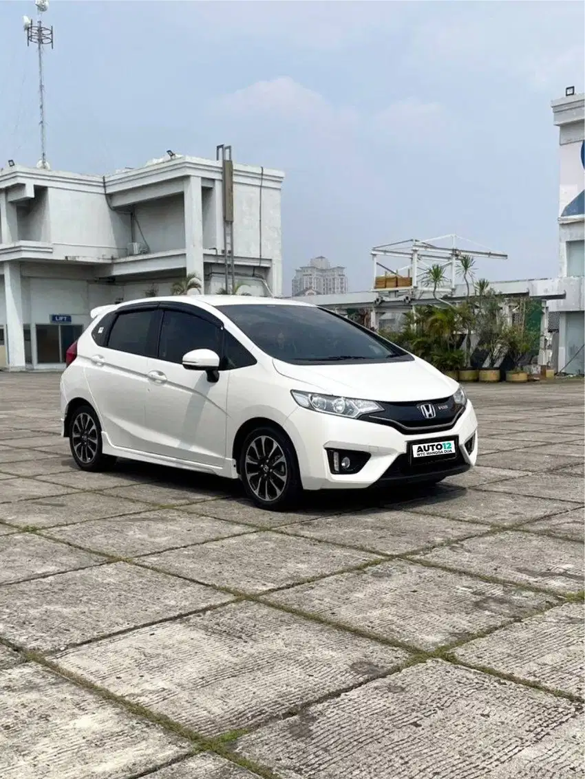 Honda Jazz RS 2016 (KM 8 RIBU) RECORD TV FLOATING SUPER ISTIMEWA