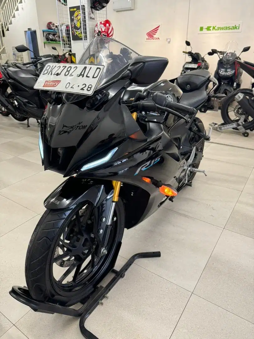 [Super Fresh‼️] New Yamaha R15 V4 2023 warna Hitam Gloss R15V4 Black