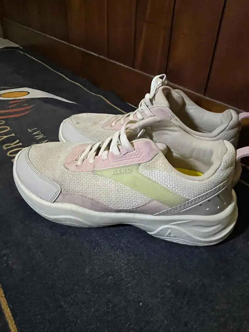 Sepatu Preloved aerostreet
