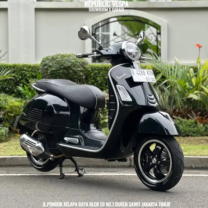 JUAL CEPETVESPA GTS 150 4V IGET ABS LED Tahun 2020 WARNA BLACK PERFECT