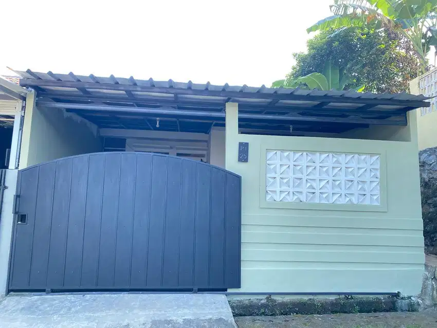 DISEWAKAN/DIKONTRAKAN RUMAH SEMI CLUSTER