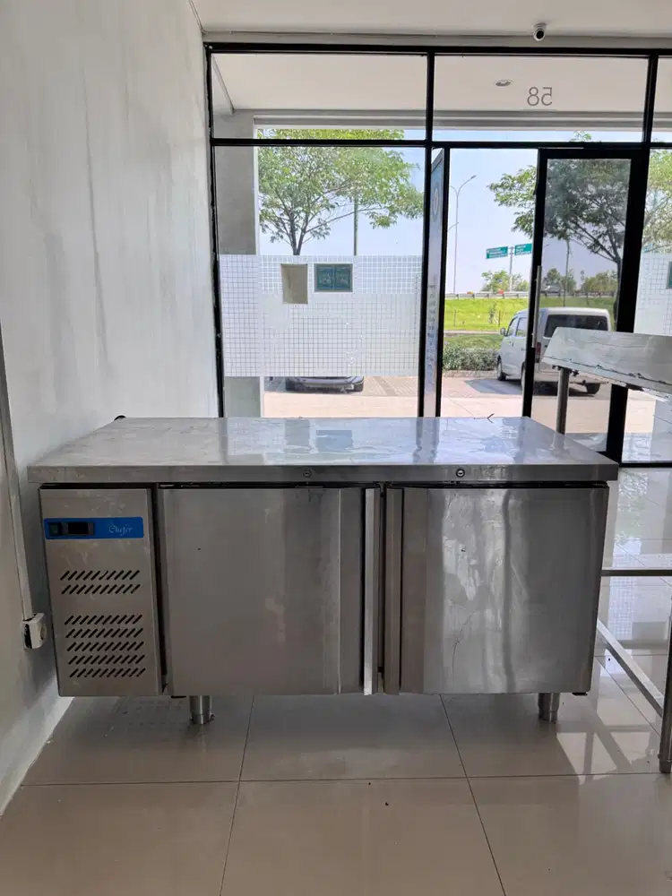 UNDERCOUNTER CHILLER 2 DOOR