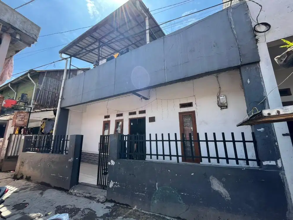 JUAL RUMAH TEMPAT TINGGAL LOKASI STRATEGIS LEUWI PANJANG