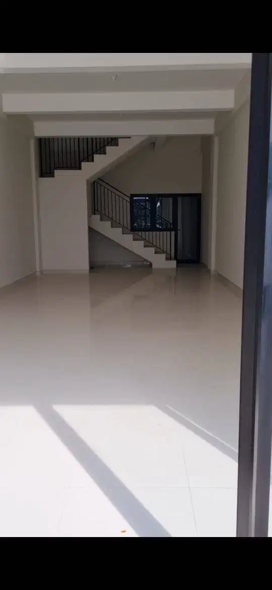 Dijual Ruko Komersial Easton Square 4 Lantai Siap Pakai Kondisi Ramai