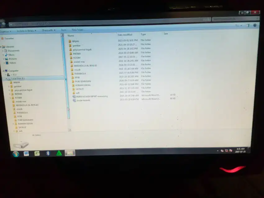 Monitor 14 inc merk LG kondisi normal
