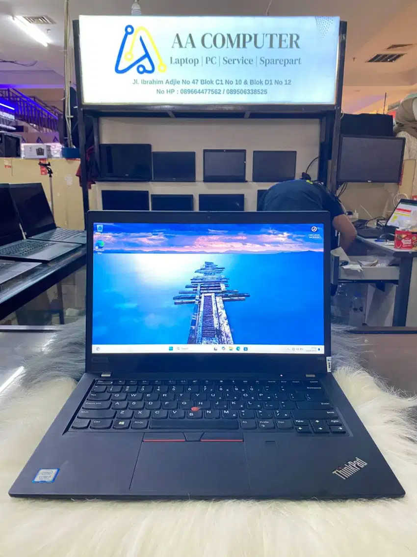 Lenovo T490 Core i7 Gen 8 | RAM 8GB | SSD 256GB | Tipis & Kencang!