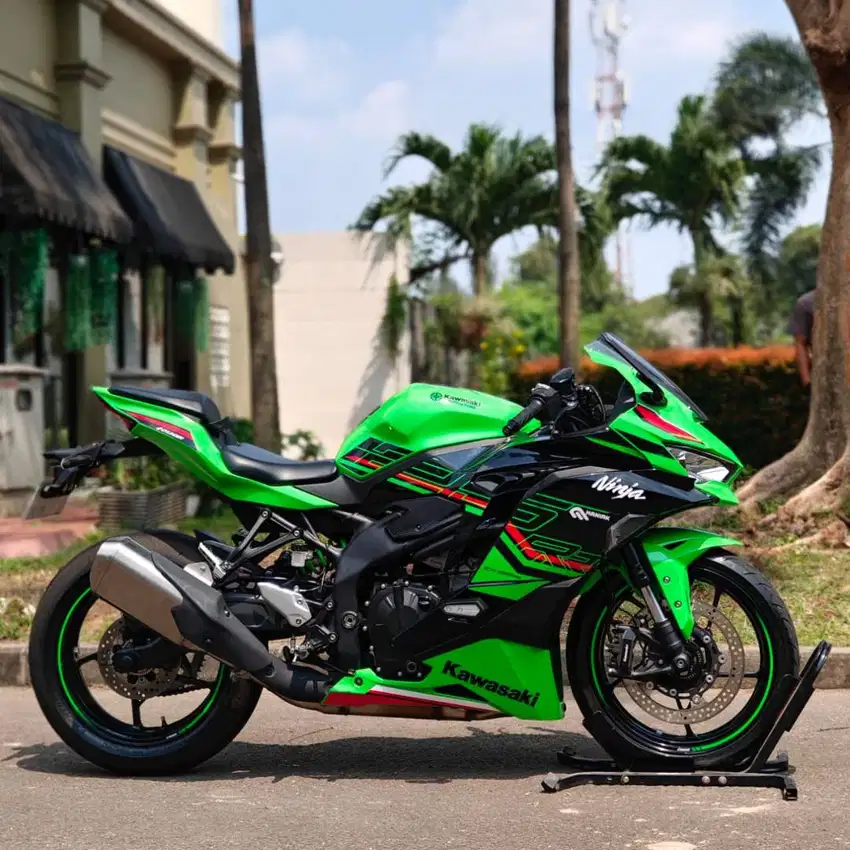 KAWASAKI ZX25RR ABS HIJAU 2023 KM 10K PAJAK PANJANG NO MINUS