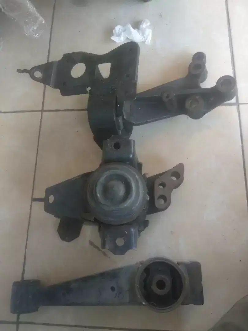 Sparepart mobil ayla atau agya