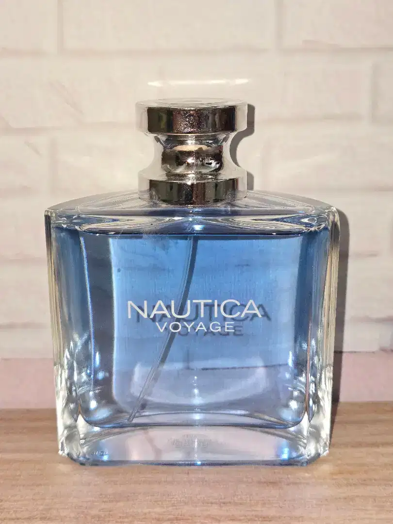 PARFUM FRESH Nautica Voyage