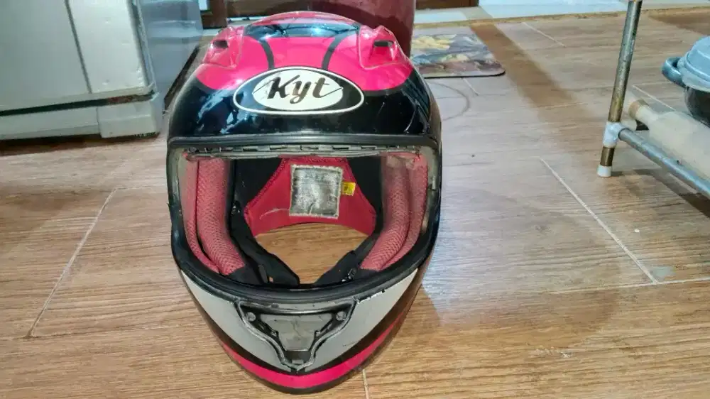 HELM KYT RC-7 SERIES SPANISH CHAMPIONSHIP (BEKAS)