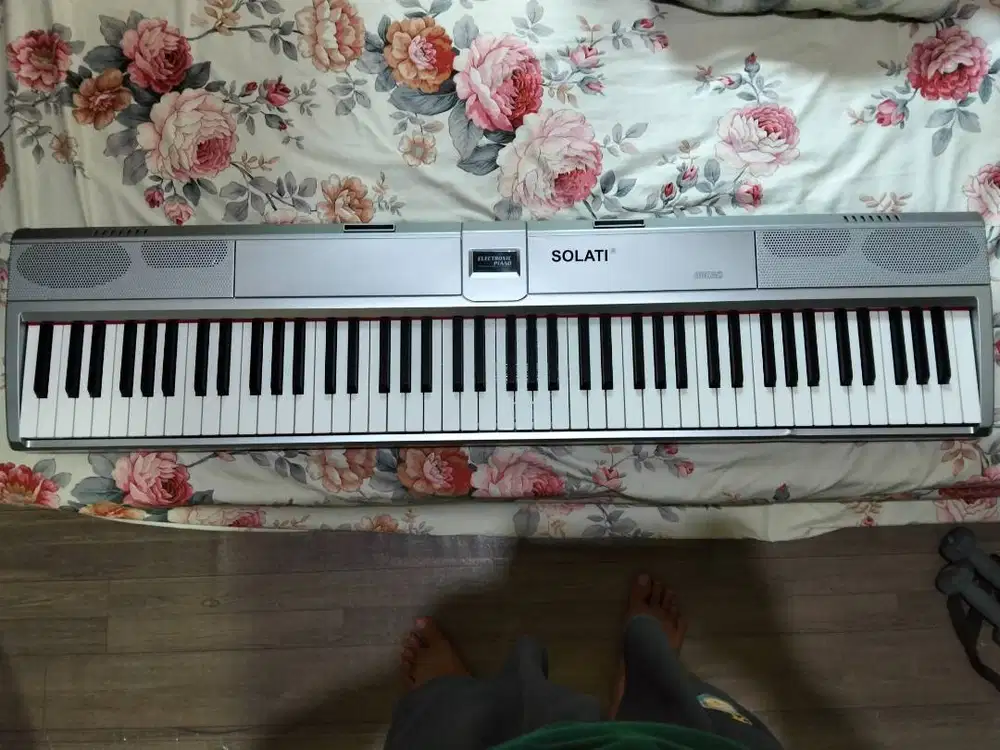 Di jual piano digital merk benston tipe solati