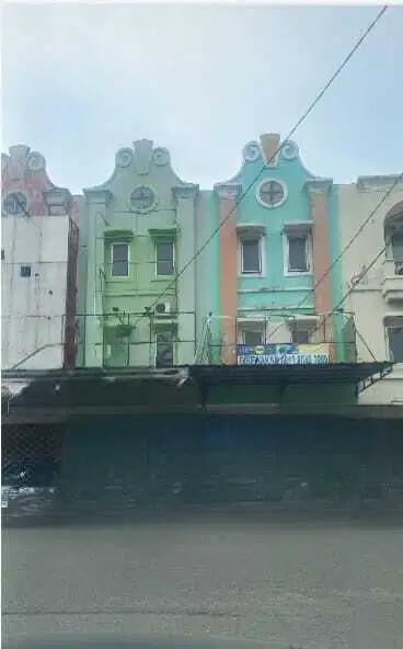 Ruko Bulevard Hijau 2.5lantai Luas 170 di Haparan Indah Bekasi disewa