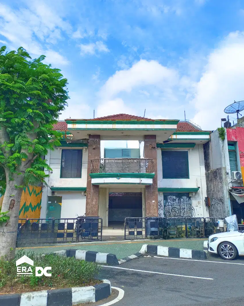 Ruang Usaha 2 Lantai Cocok Untuk Kantor bank di MT Haryono Siap Pakai