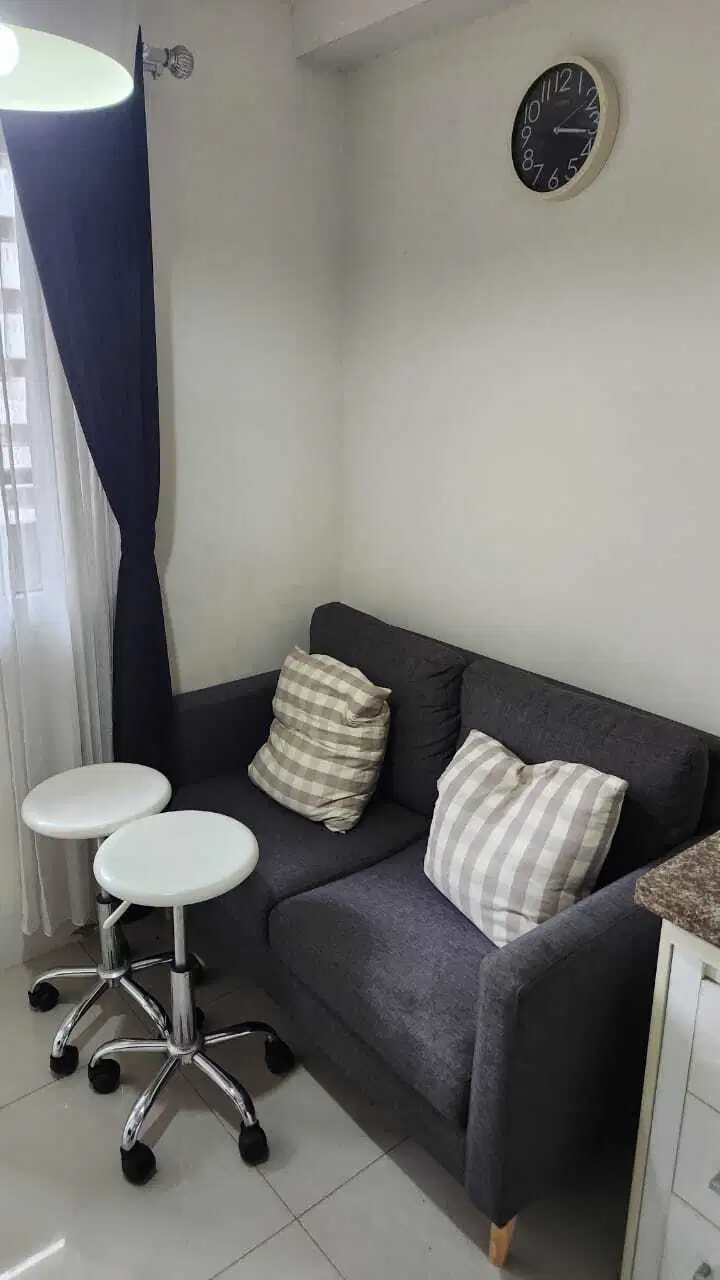 DISEWAKAN APARTEMEN GREEN PRAMUKA 2 KAMAR FULL FURNISHED MALL PLUS IPL